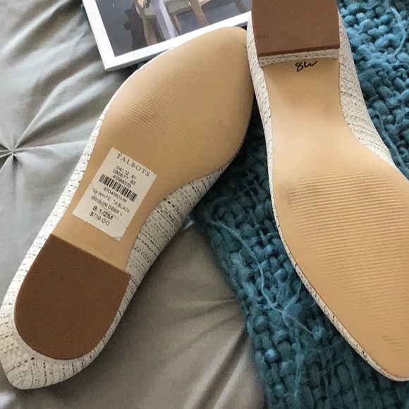 Chic Talbots Flats - Picture 4 of 6